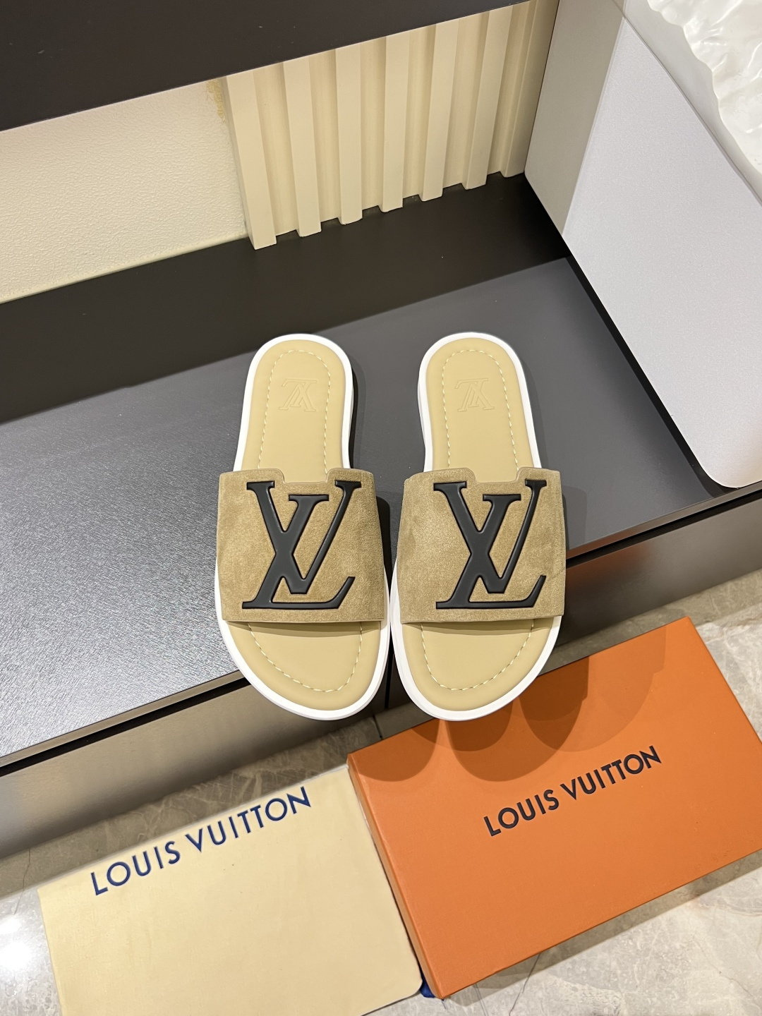 LV