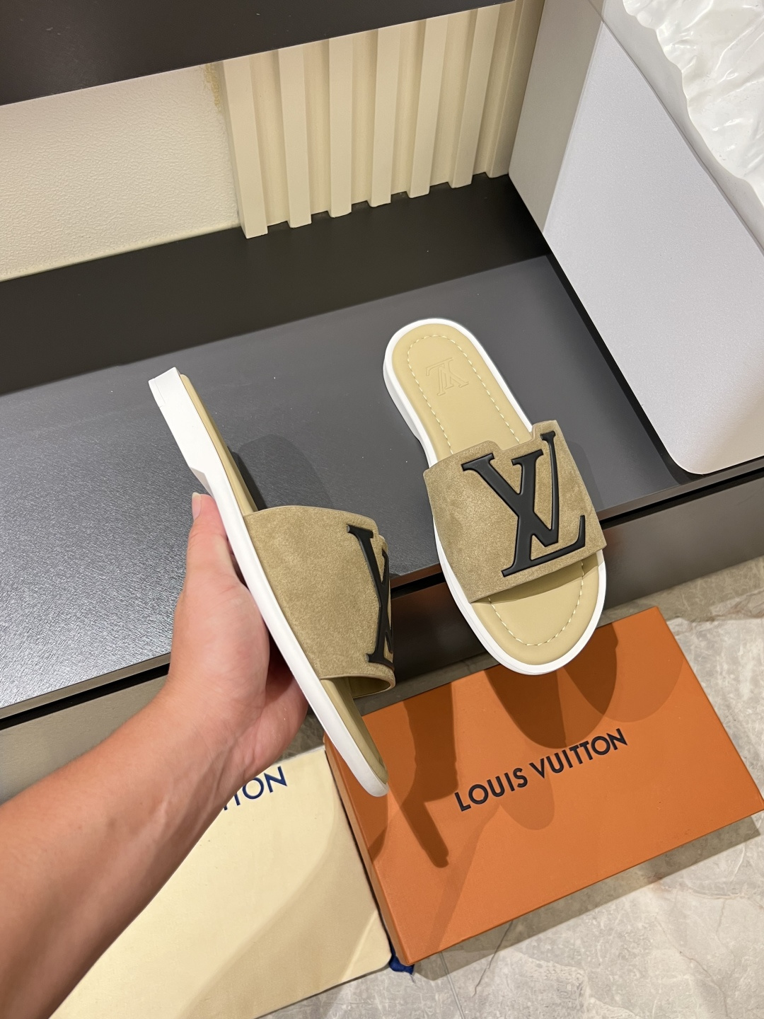 LV