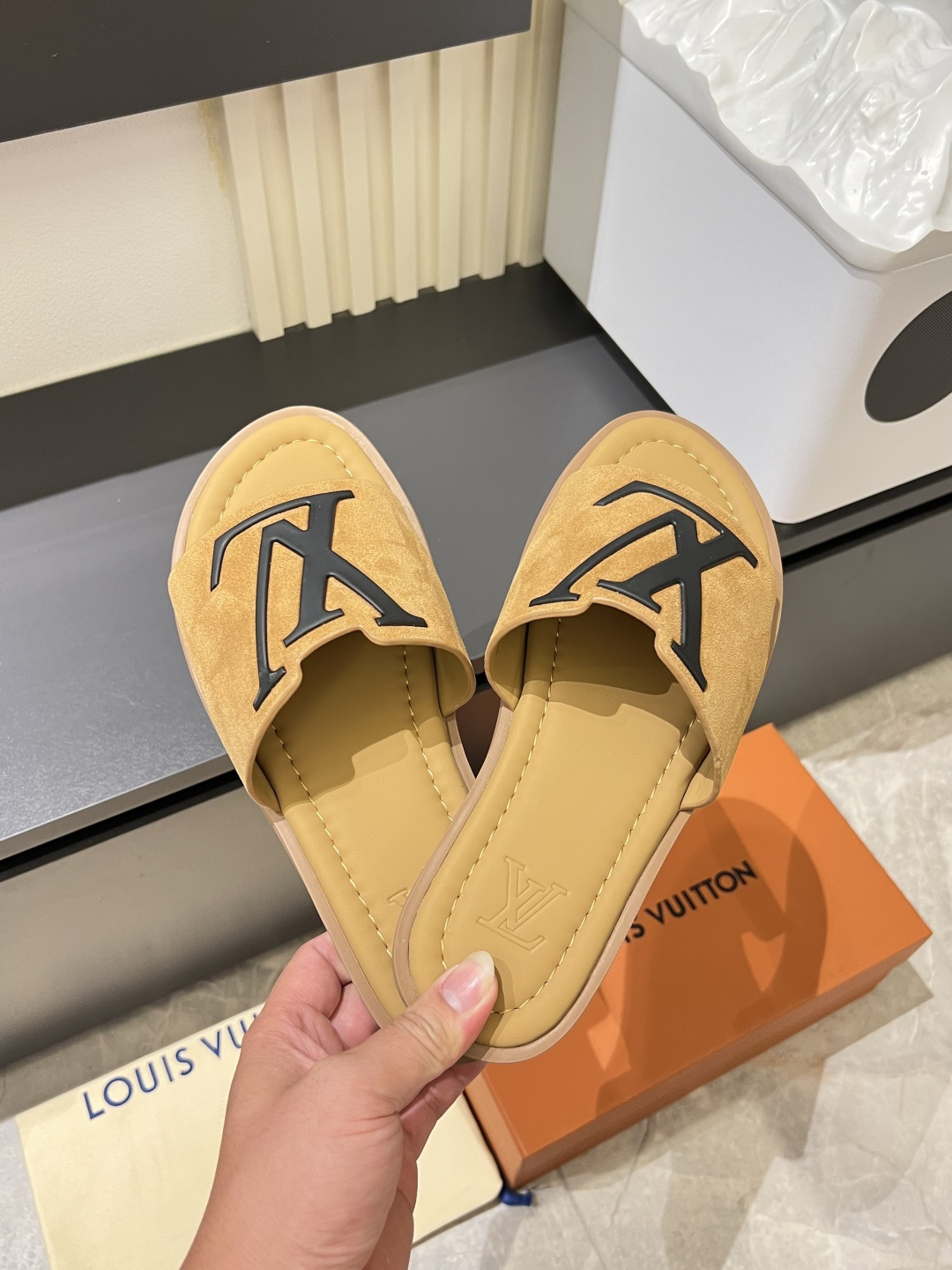 LV