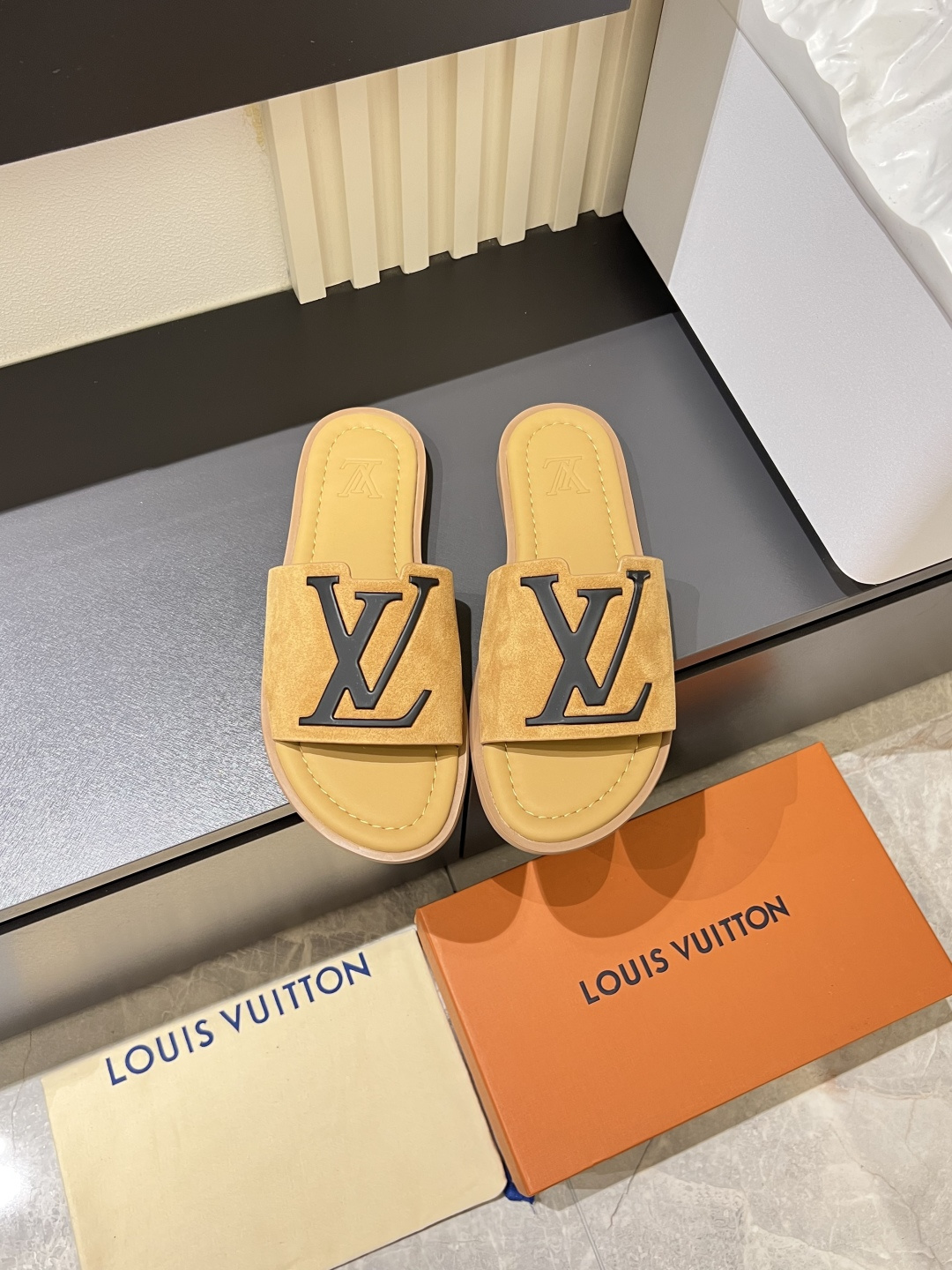 LV