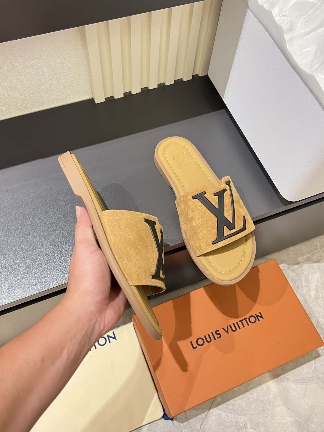 LV