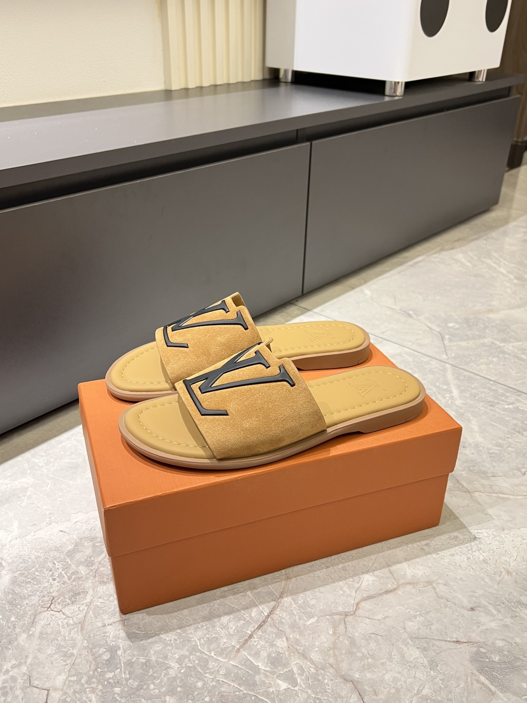 LV