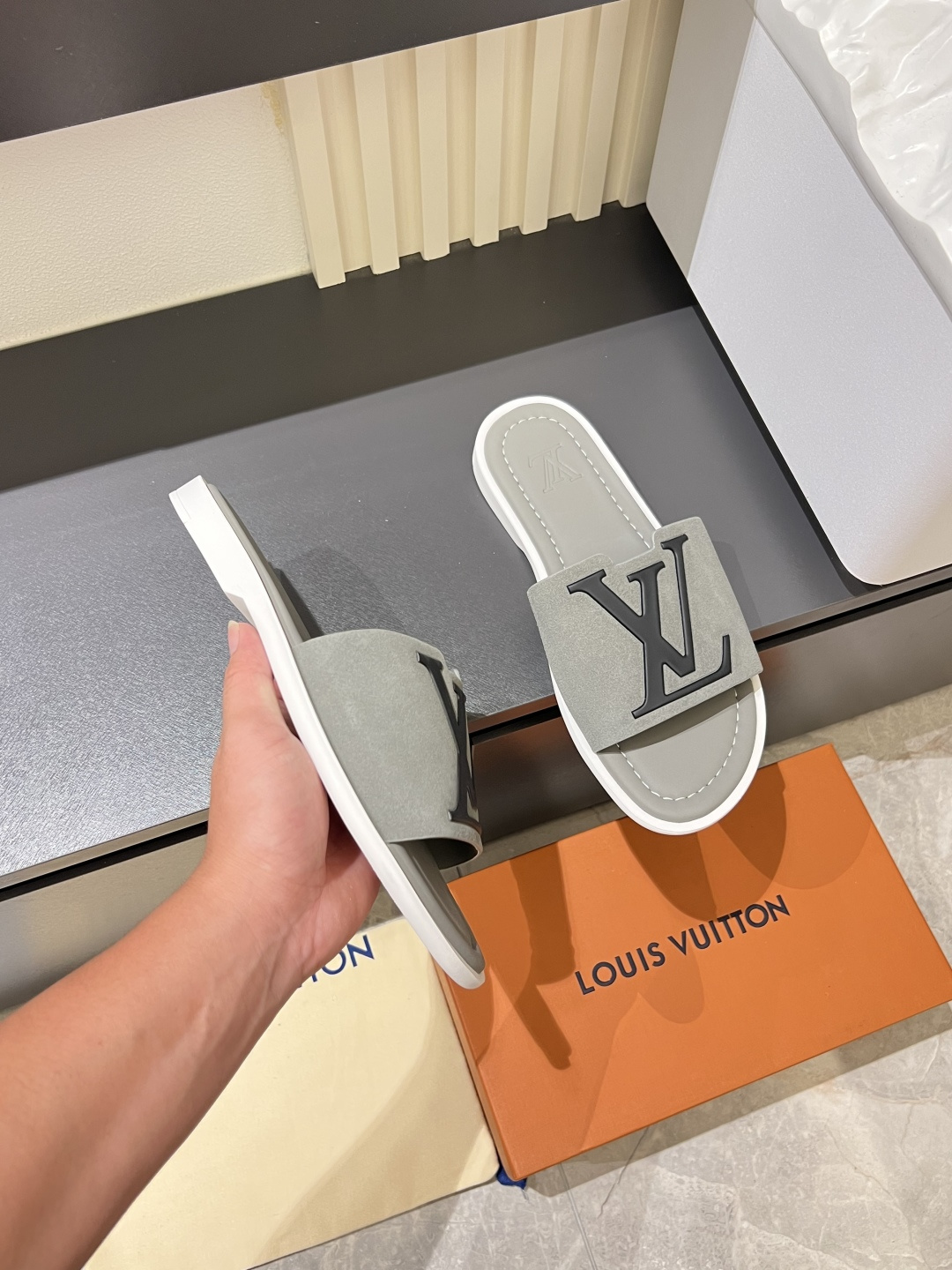 LV