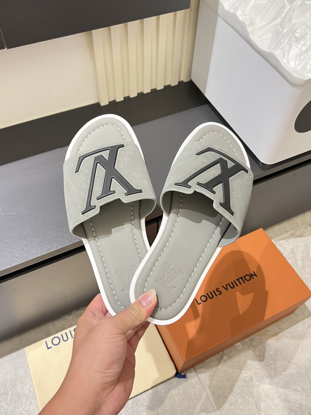 LV