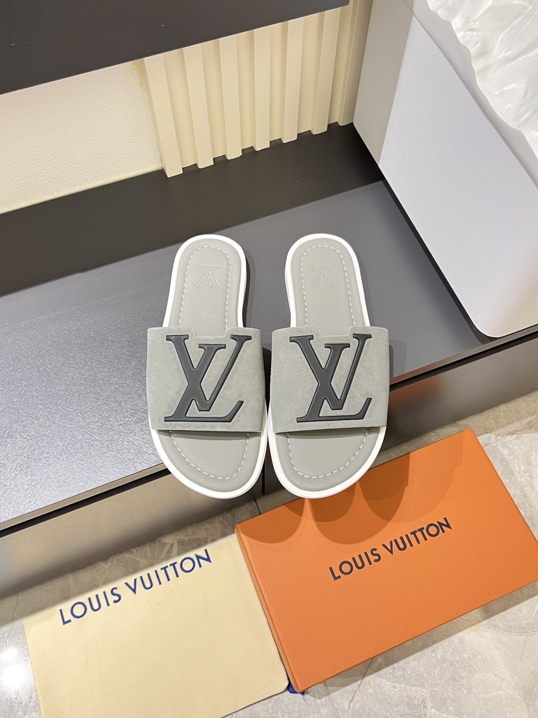 LV