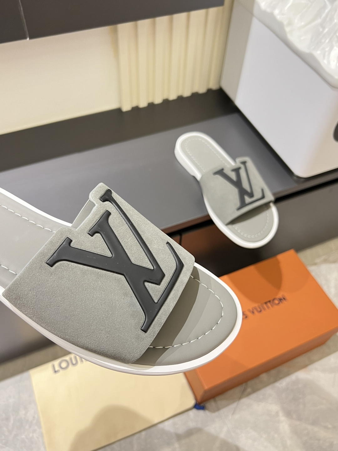 LV