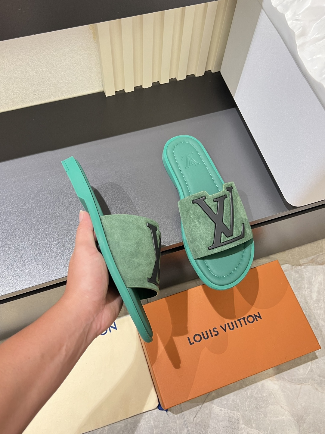 LV