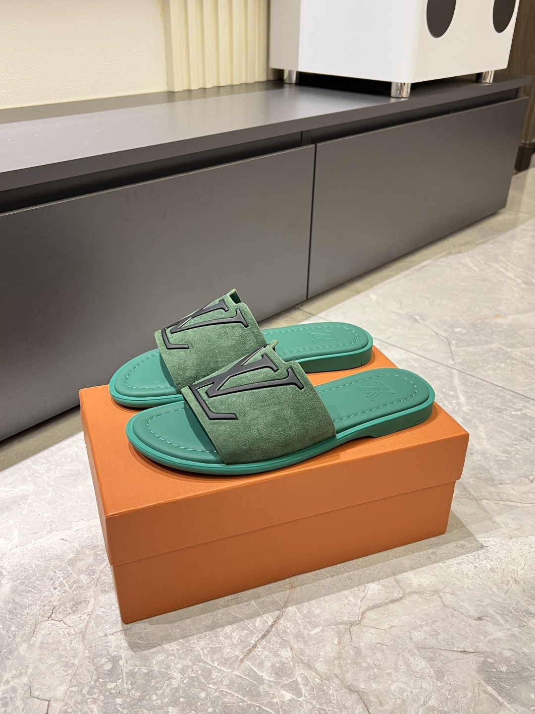 LV