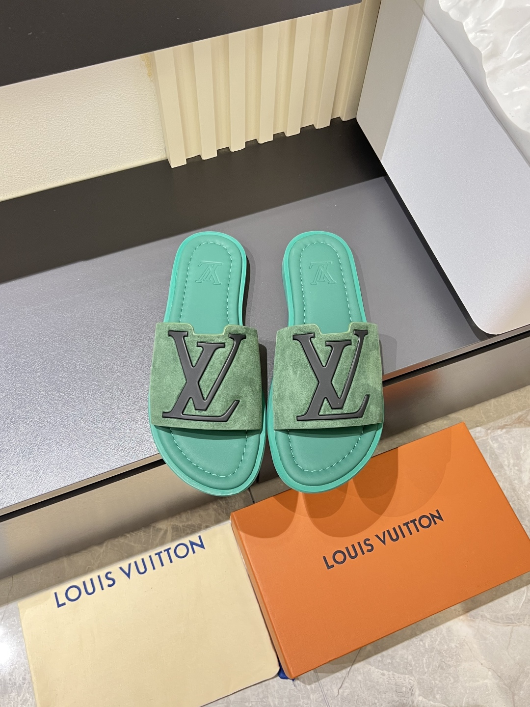LV