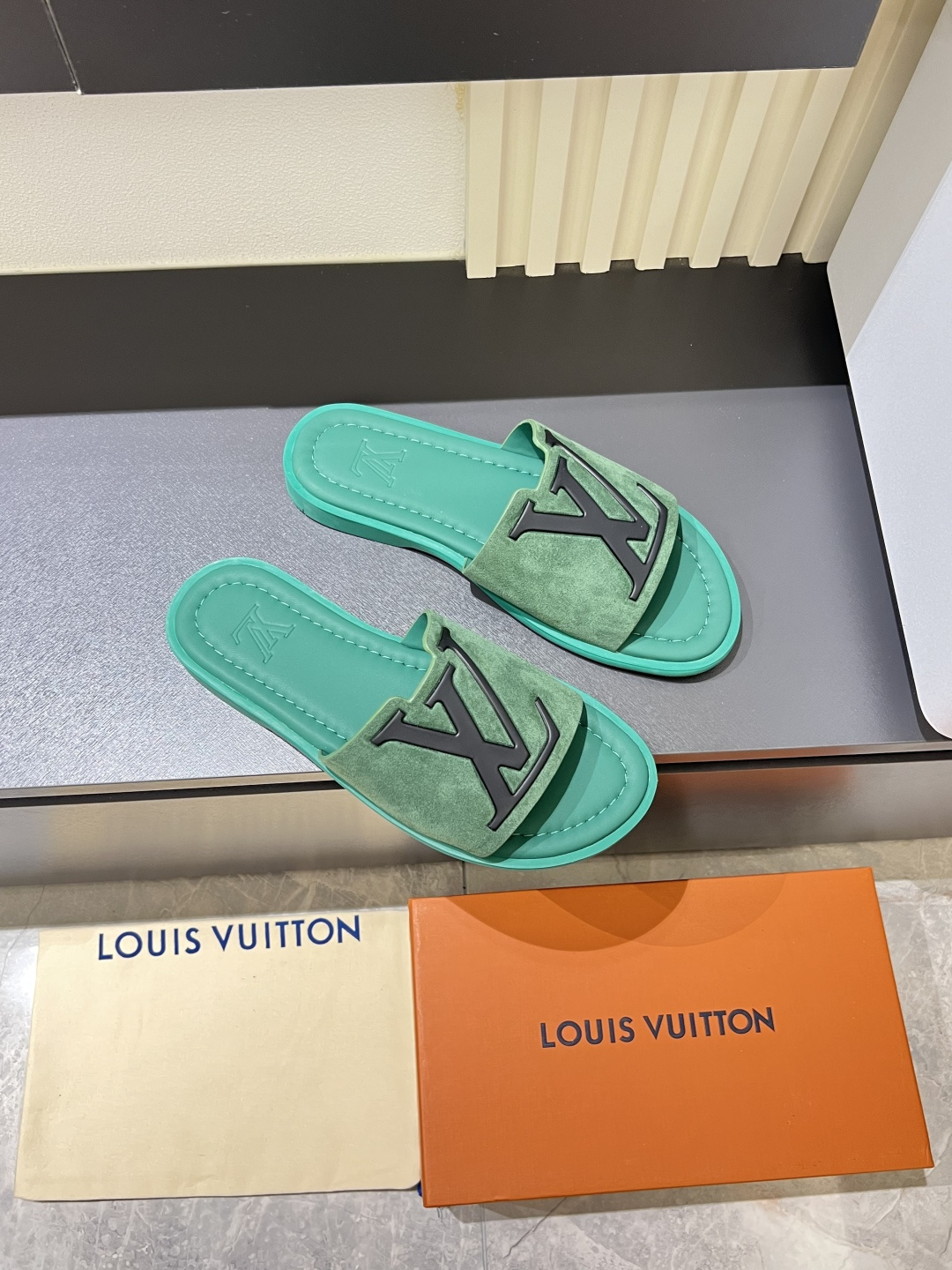 LV