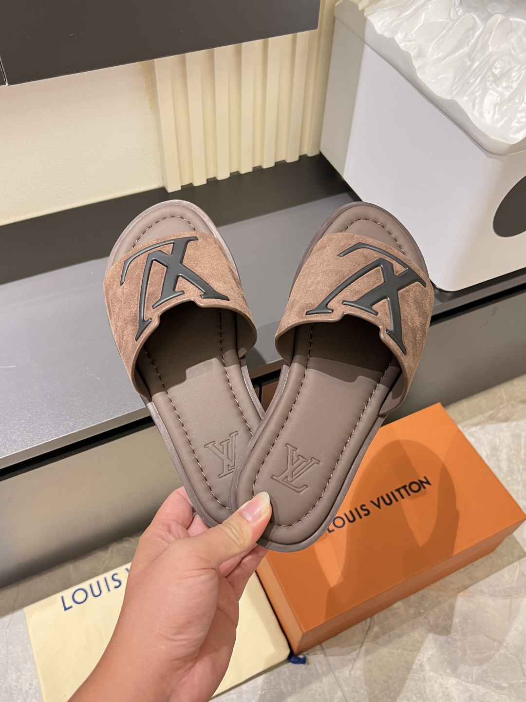 LV