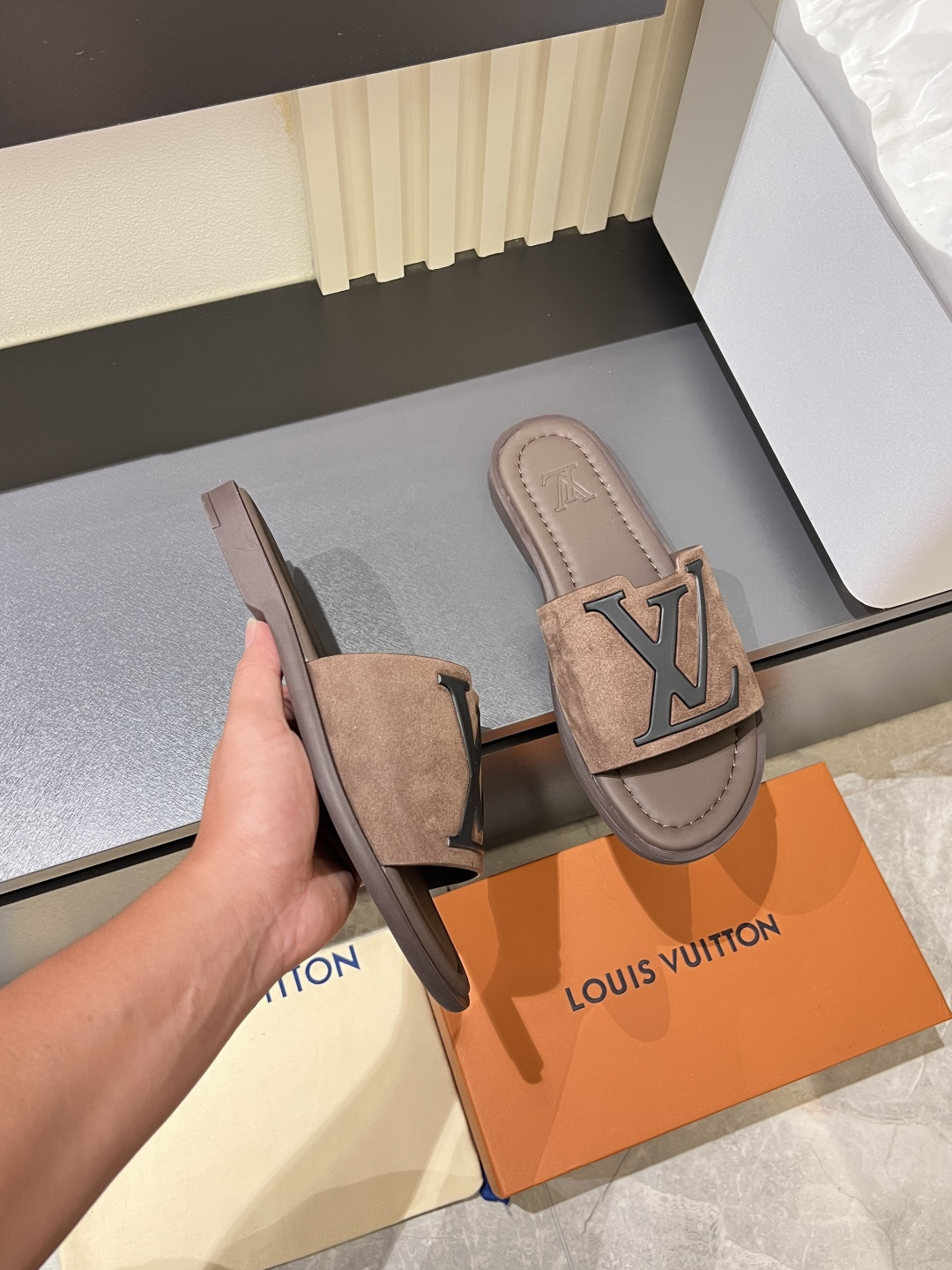 LV