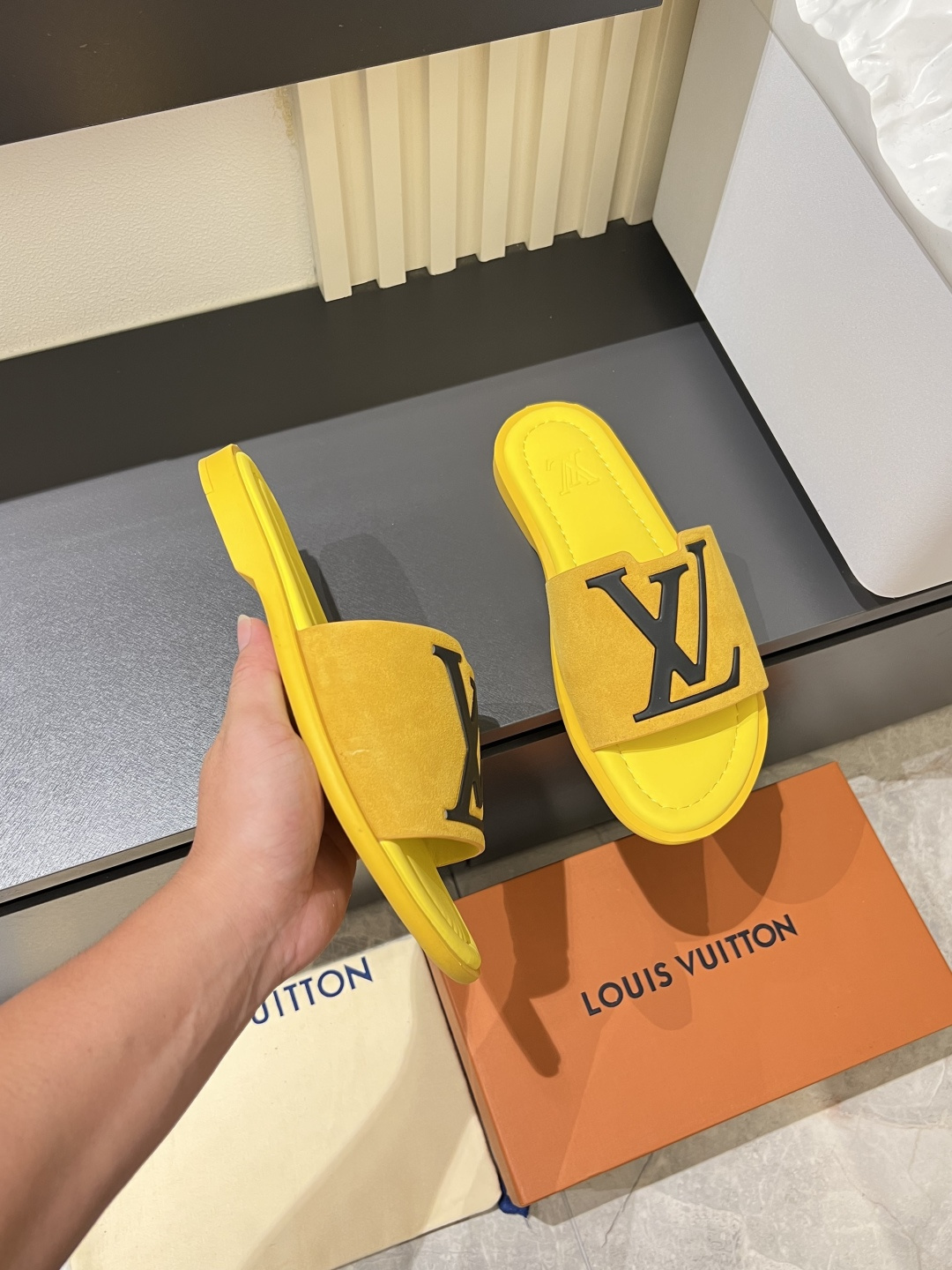LV