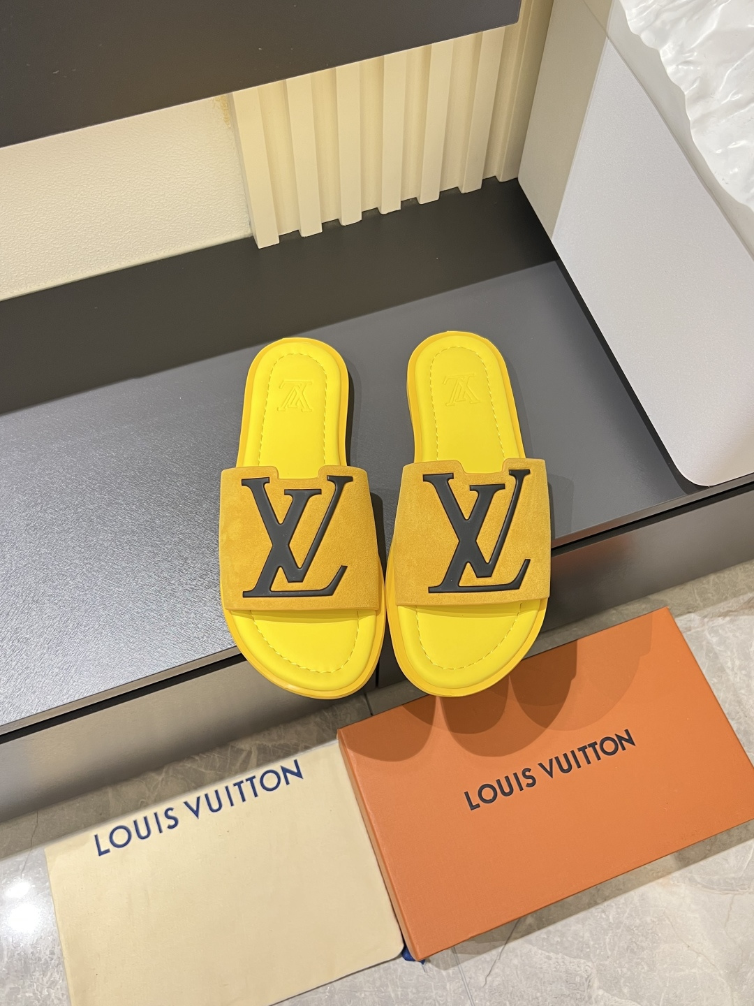 LV