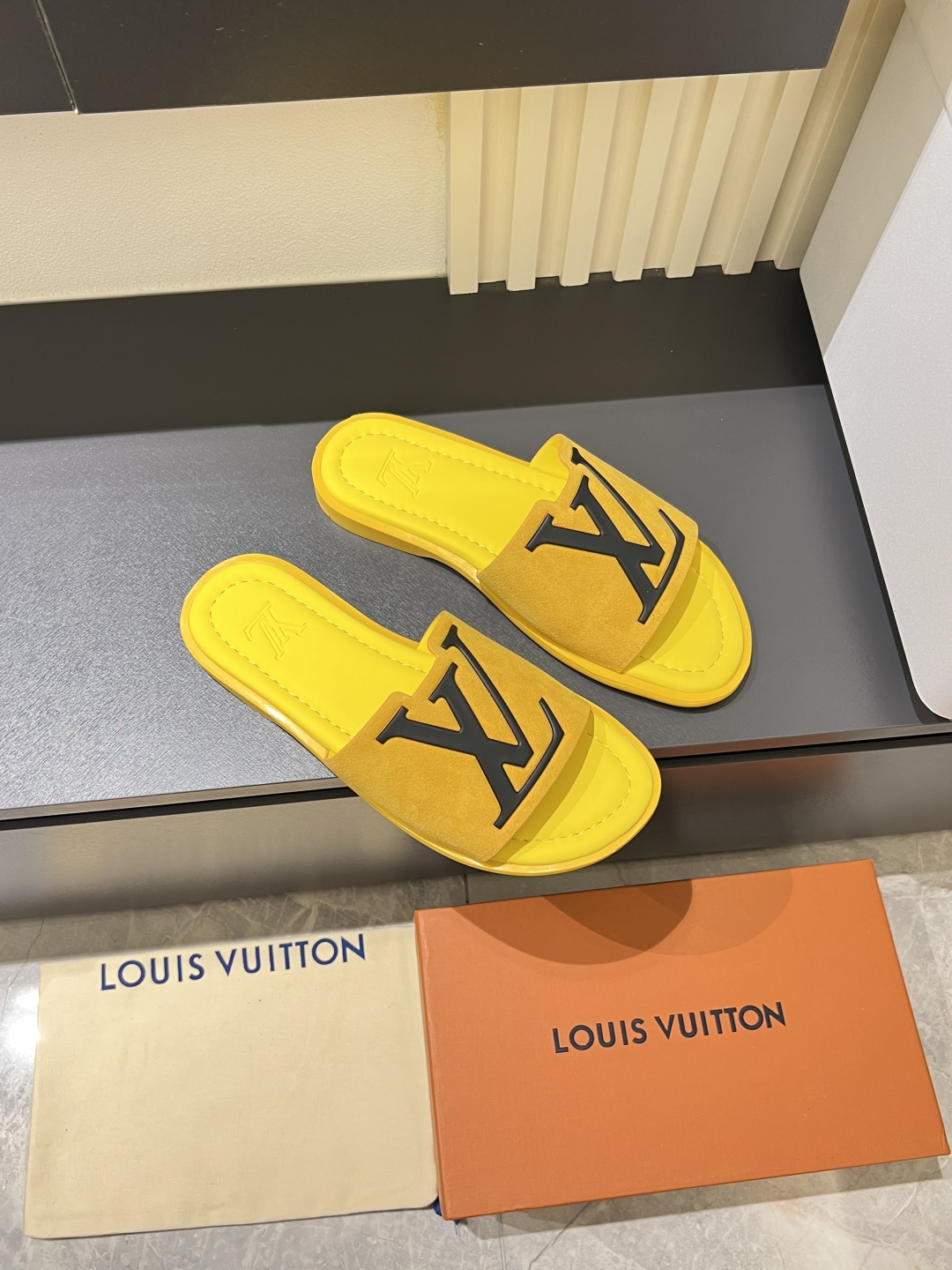 LV