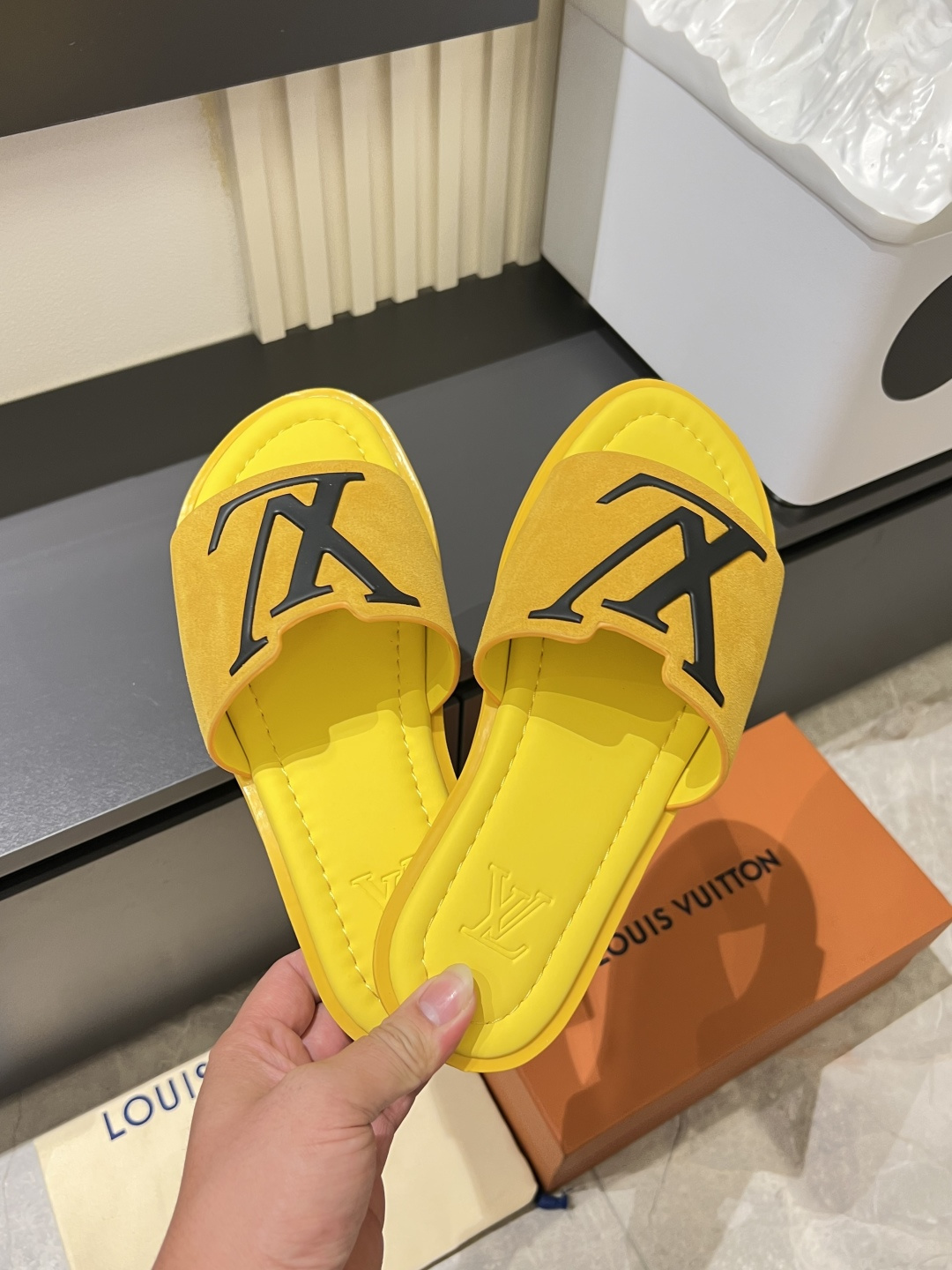 LV