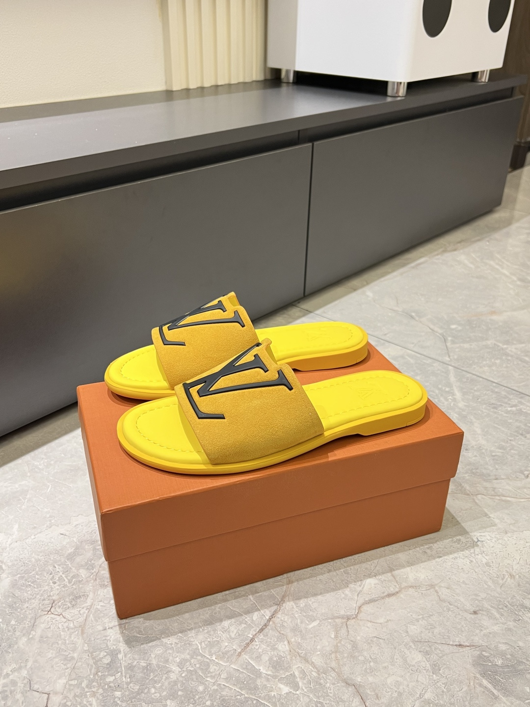 LV