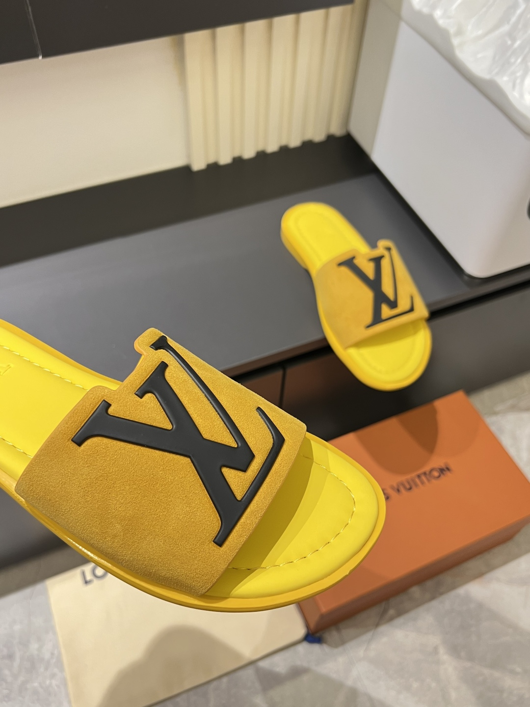 LV