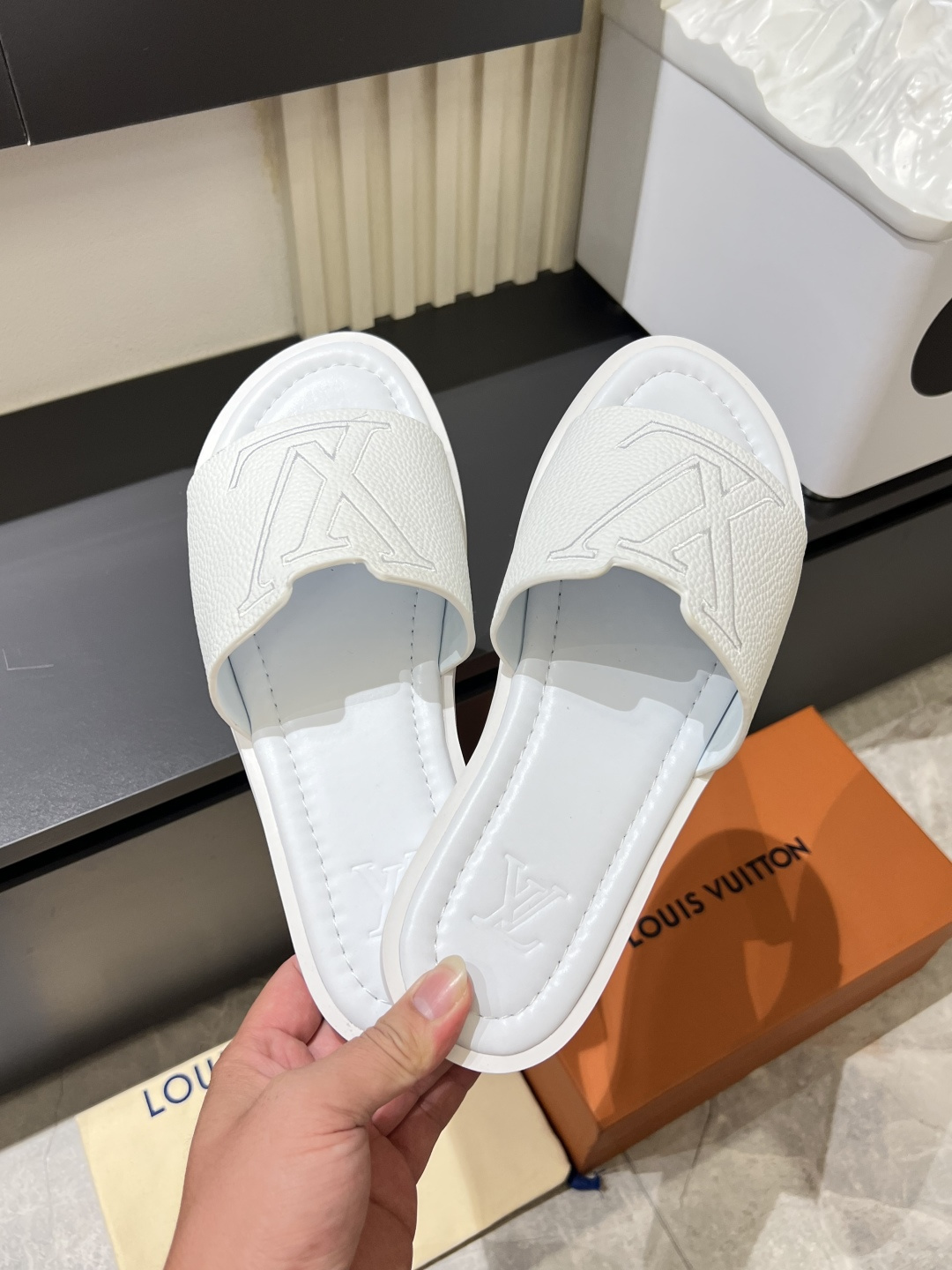 LV