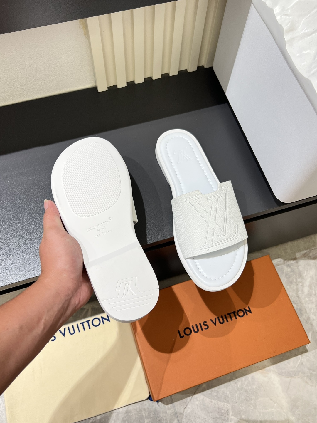 LV