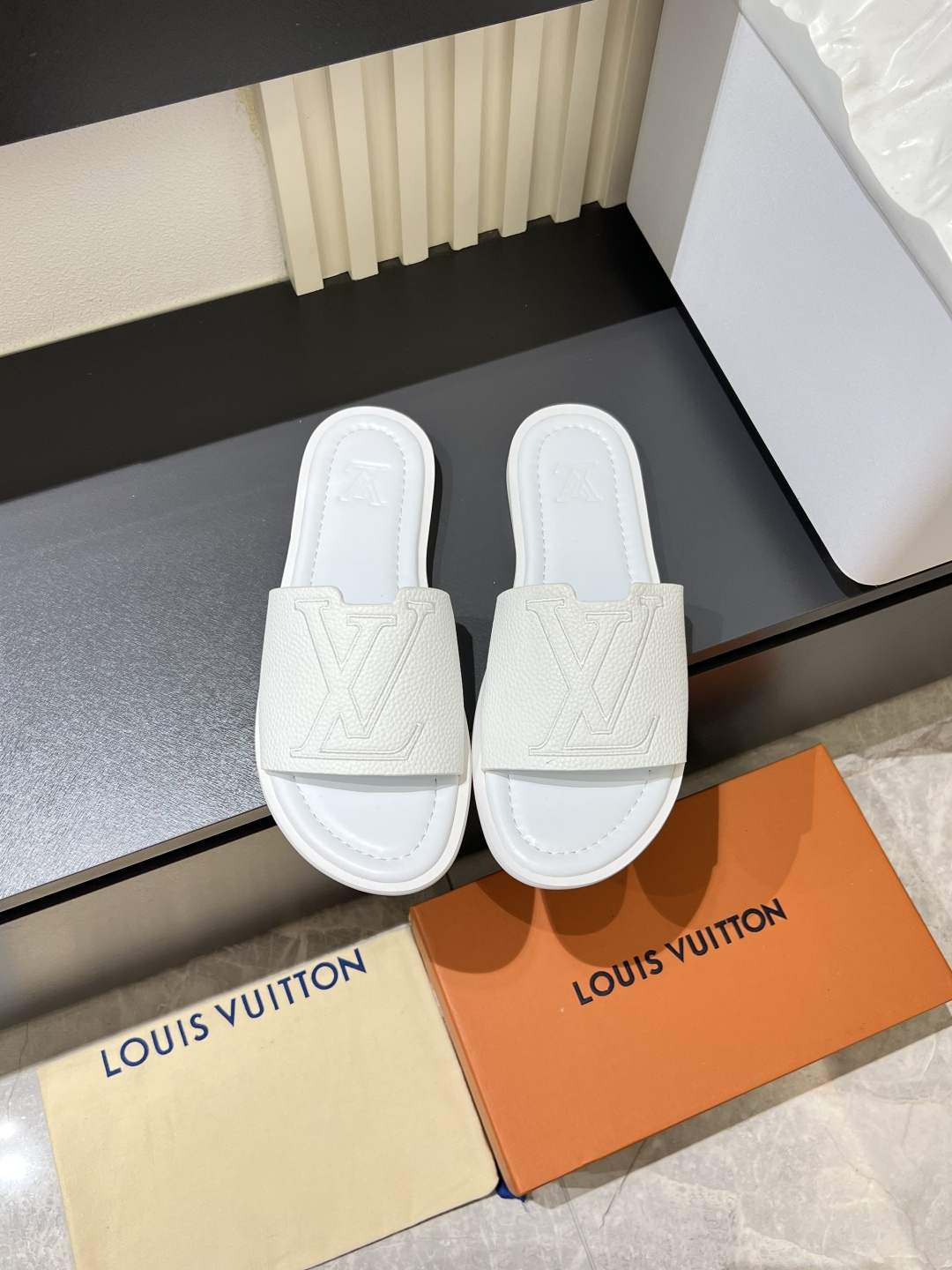 LV