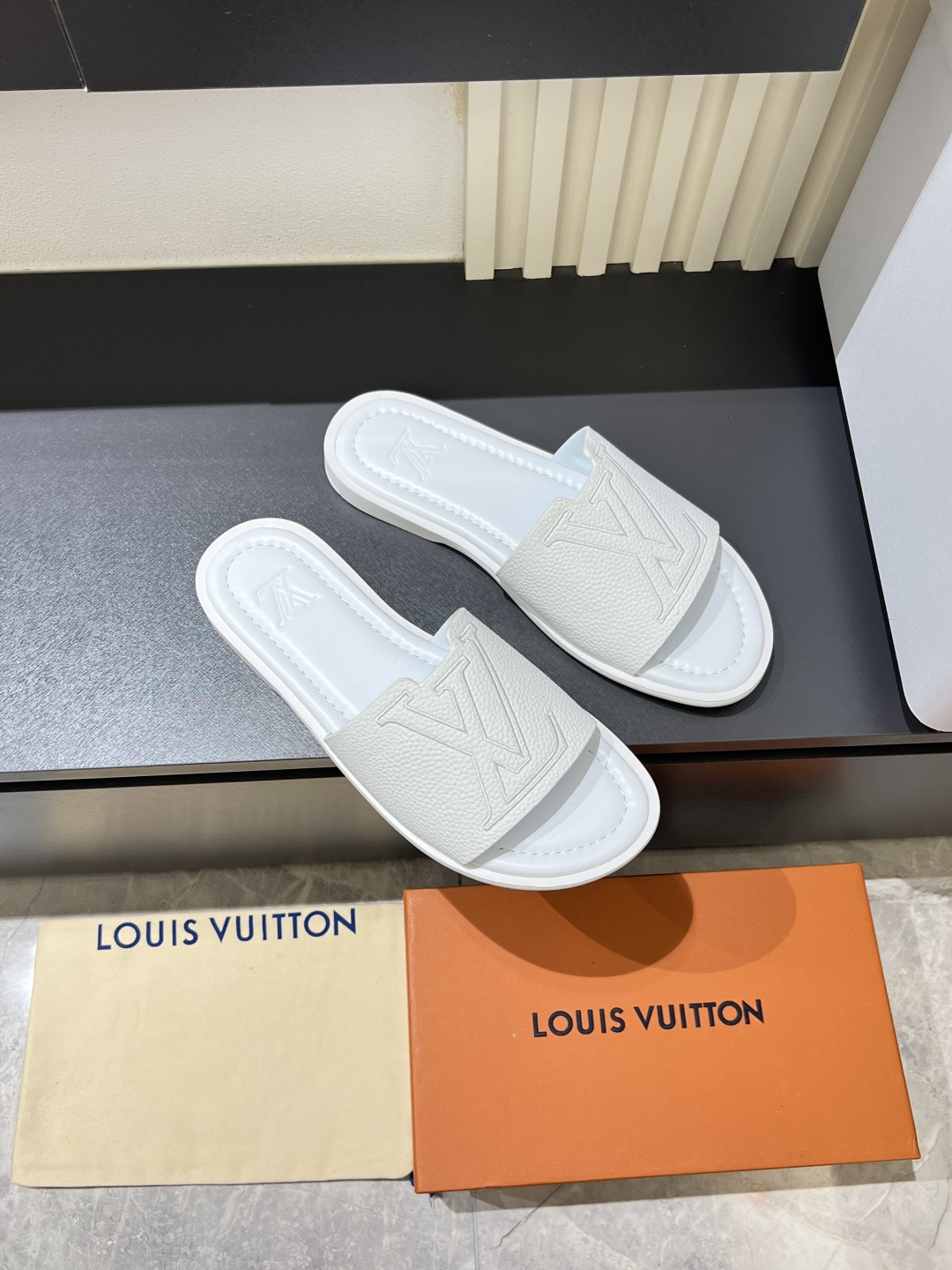 LV
