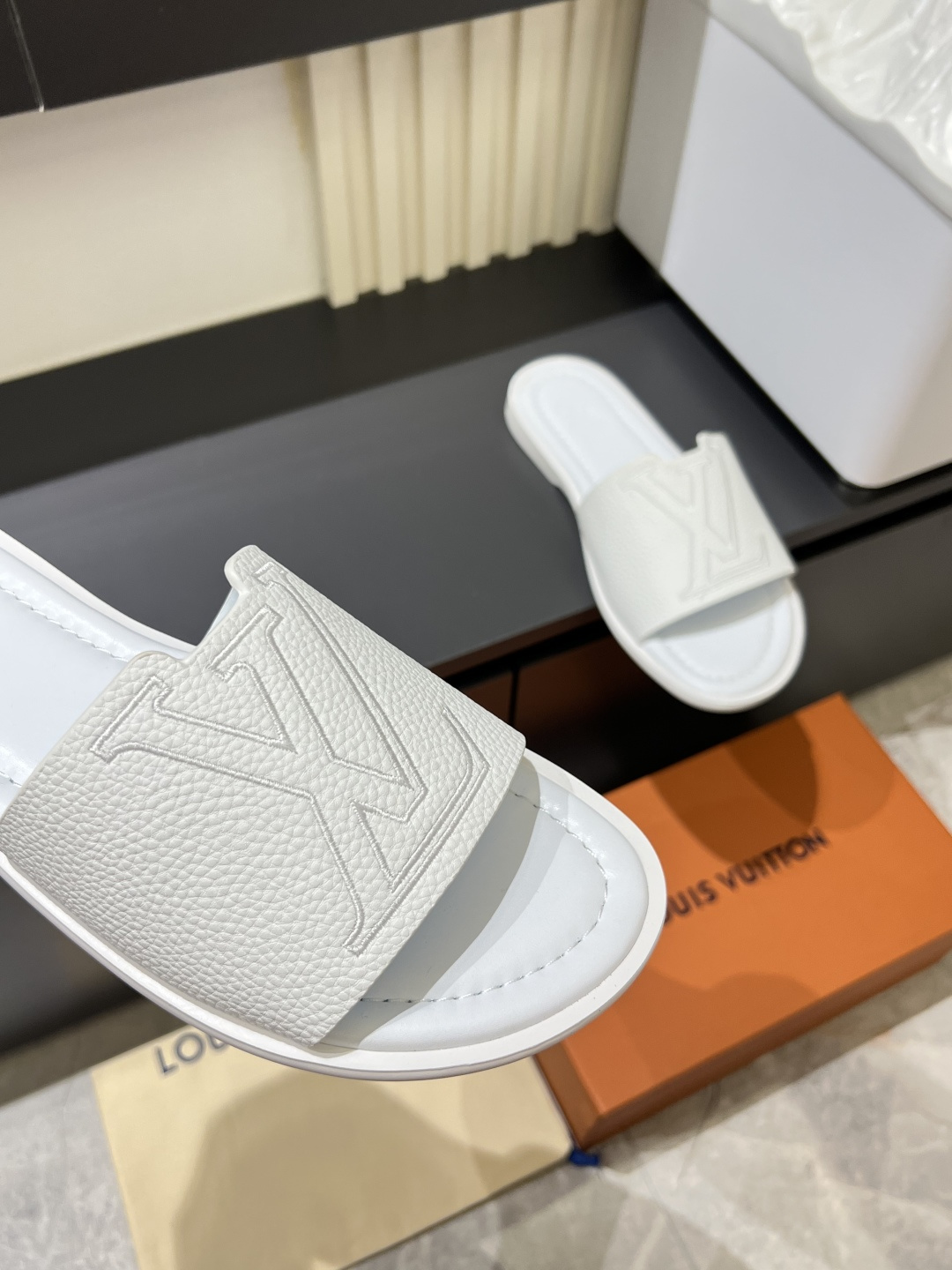 LV