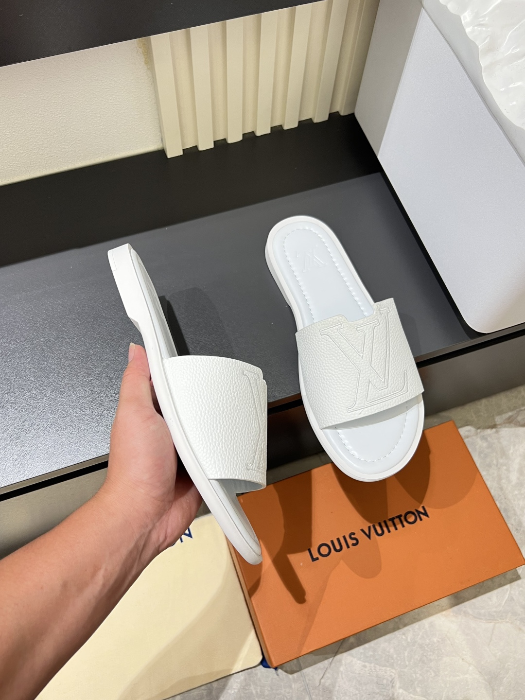 LV