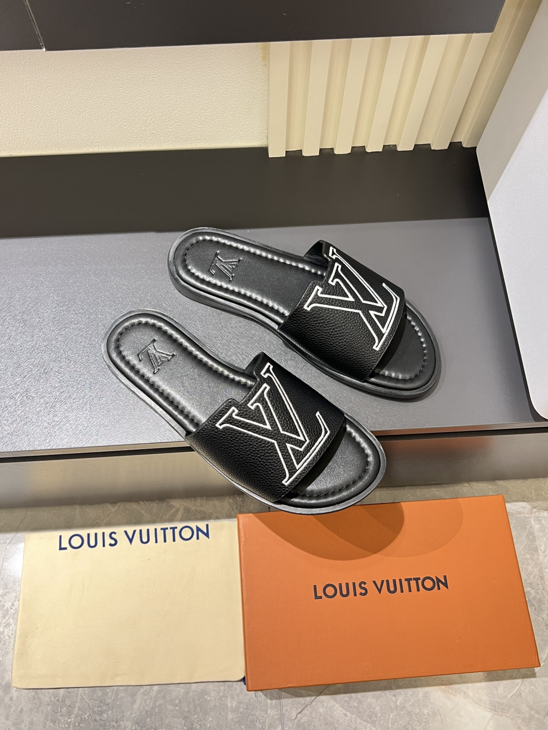 LV