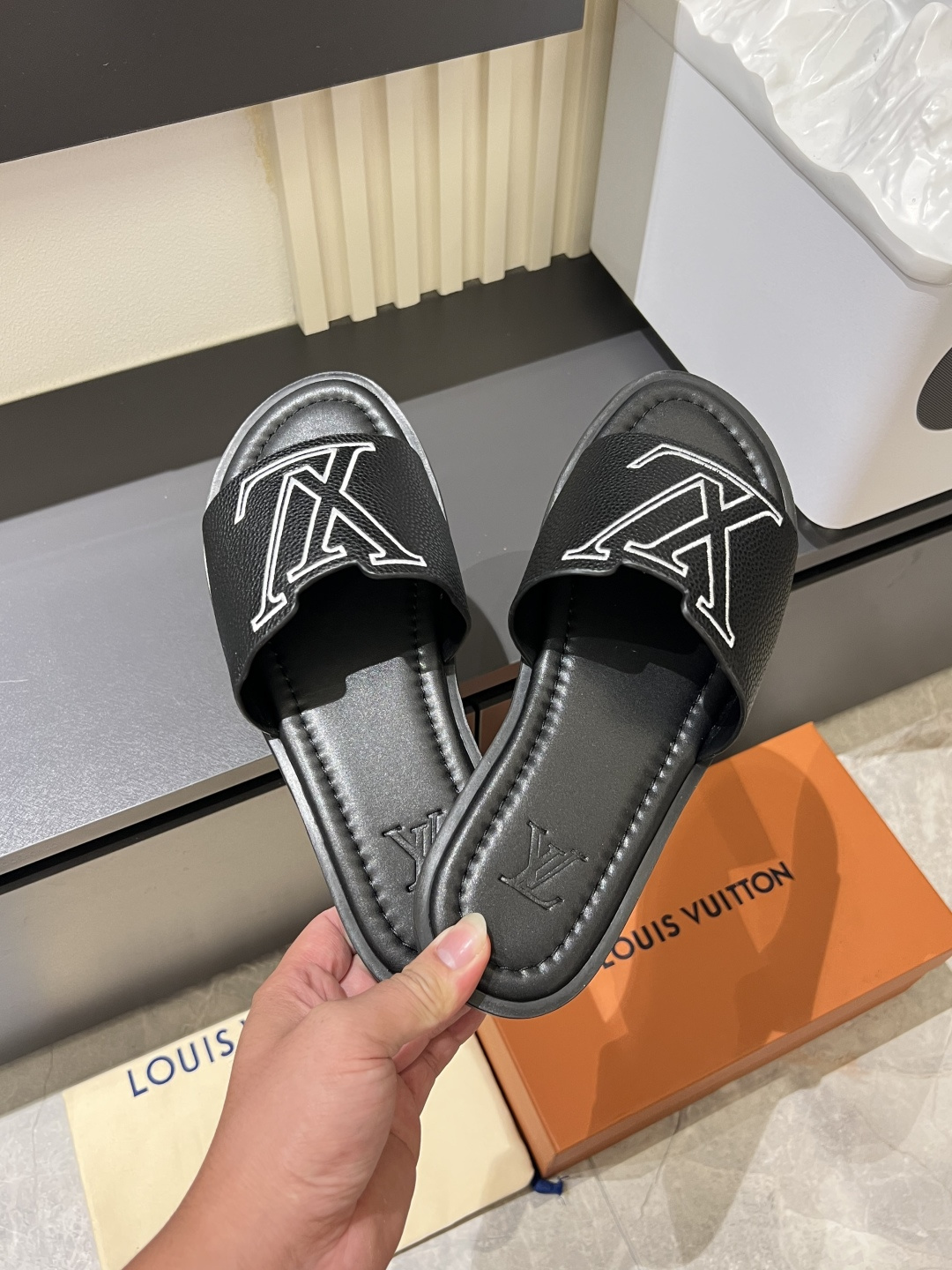 LV