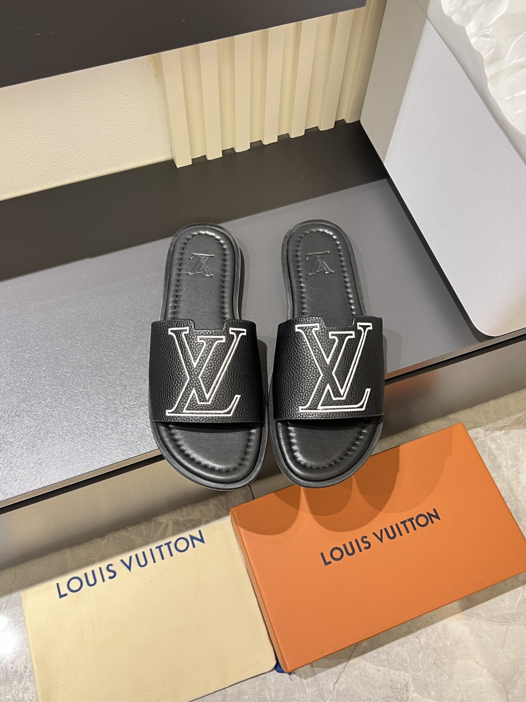 LV