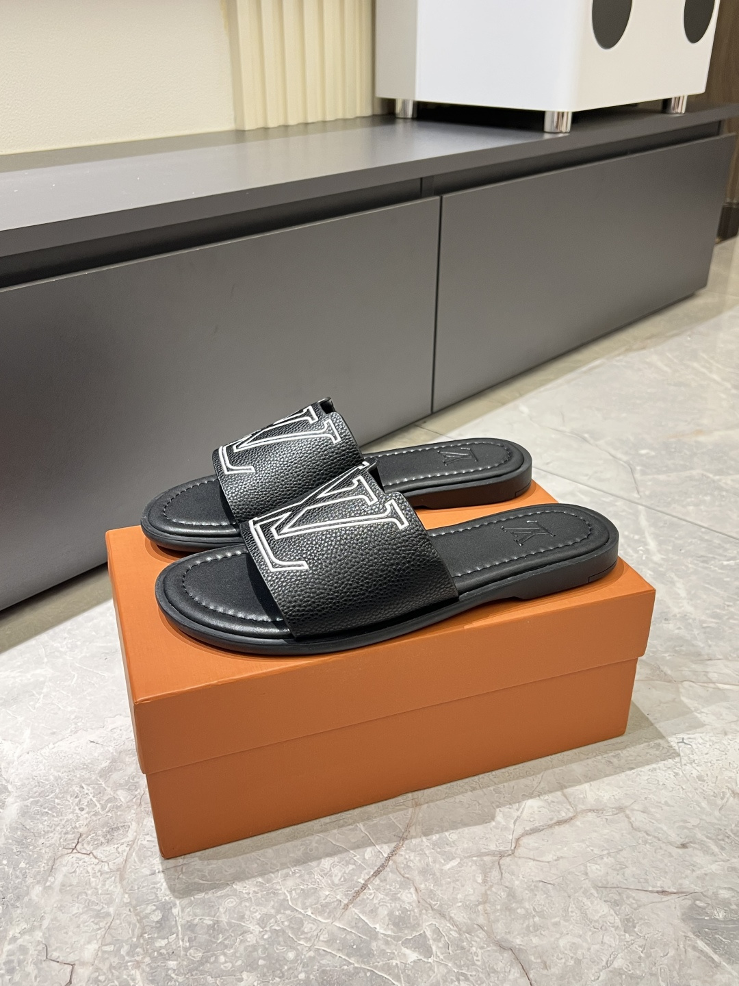LV