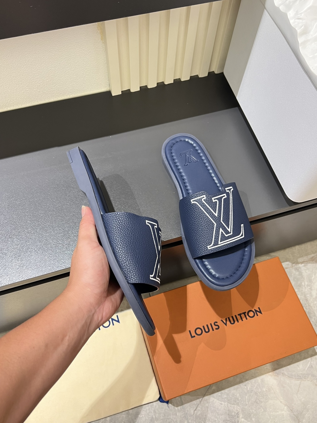 LV