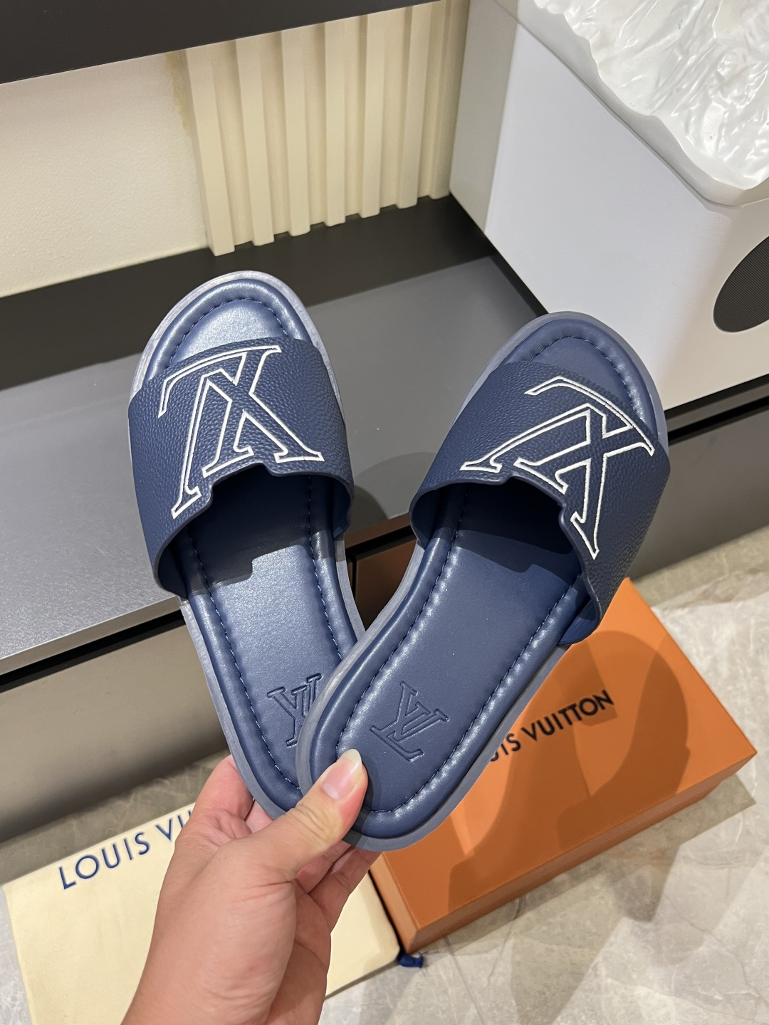 LV