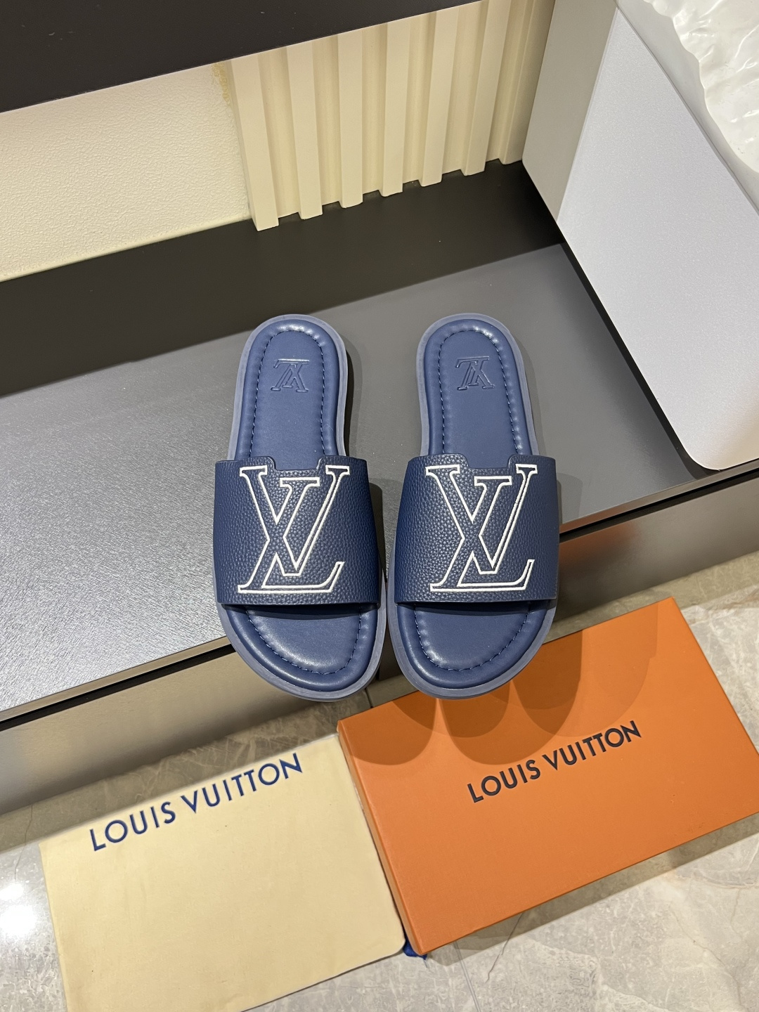 LV