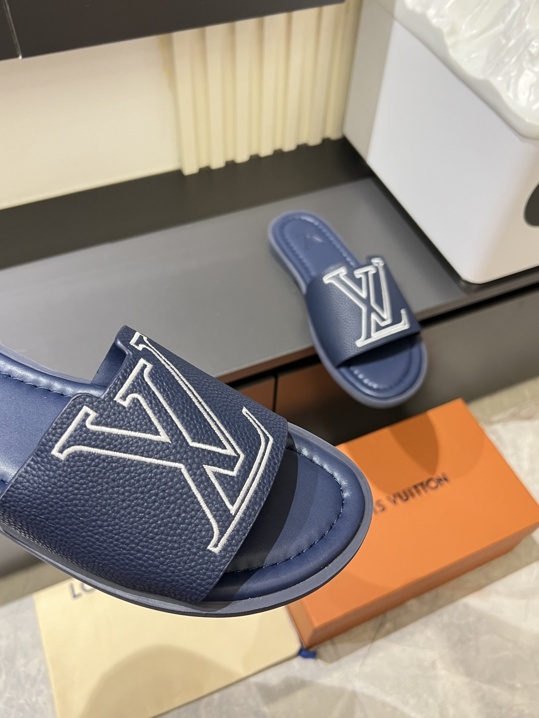 LV