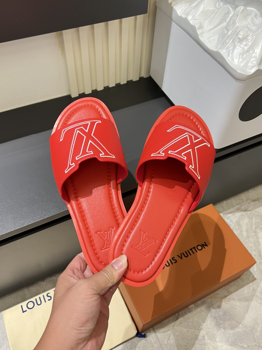 LV