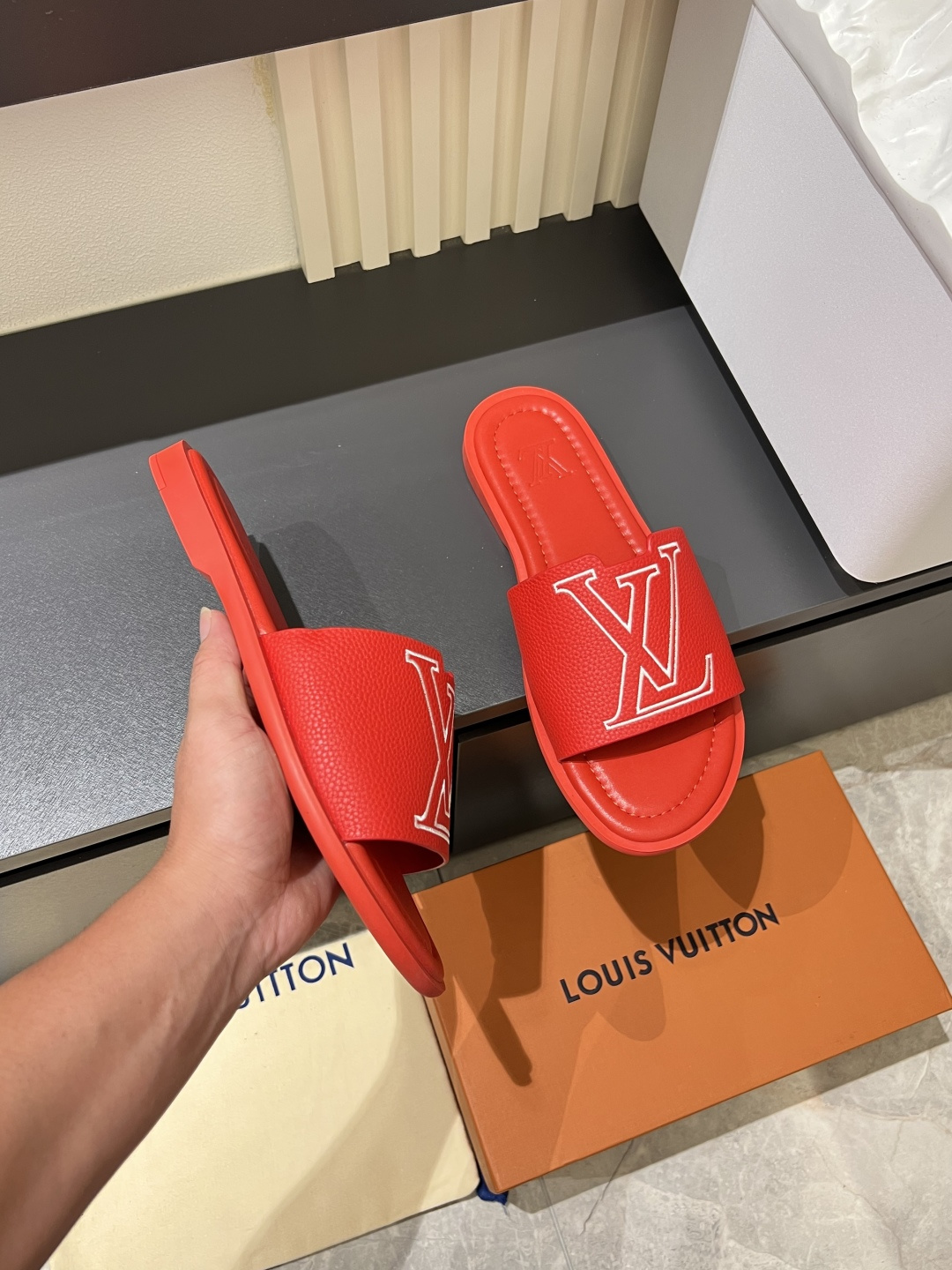 LV