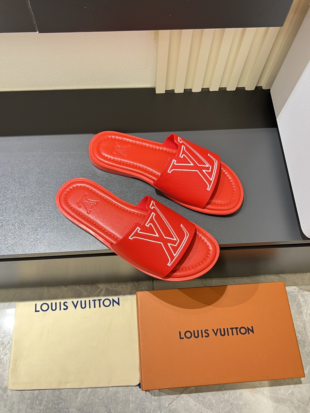 LV