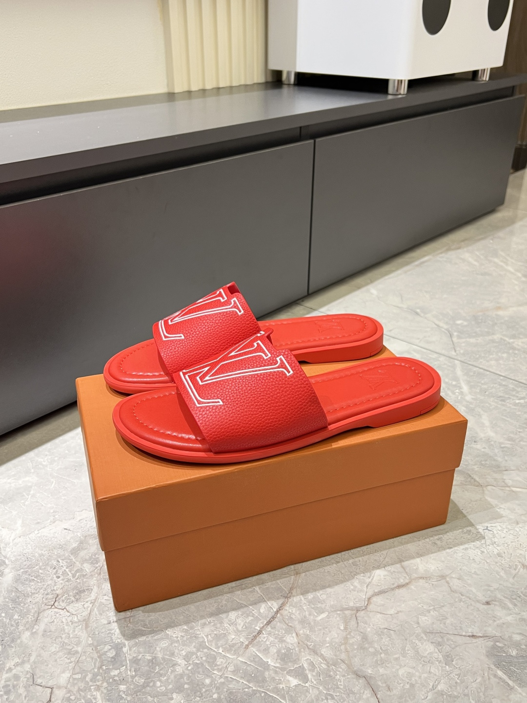 LV