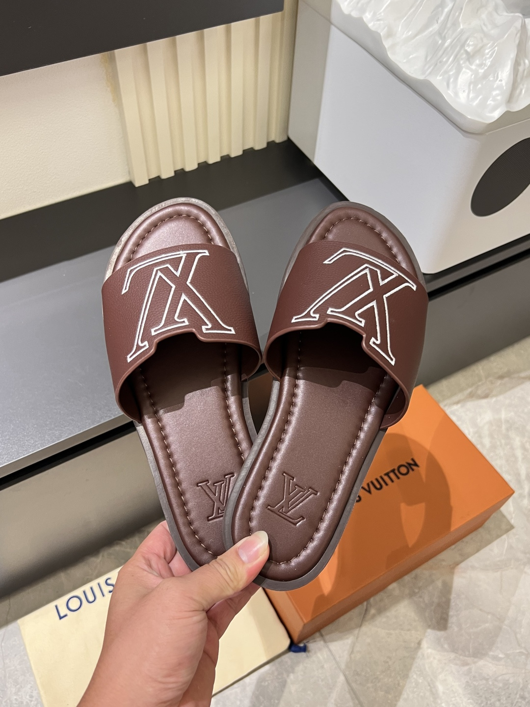 LV