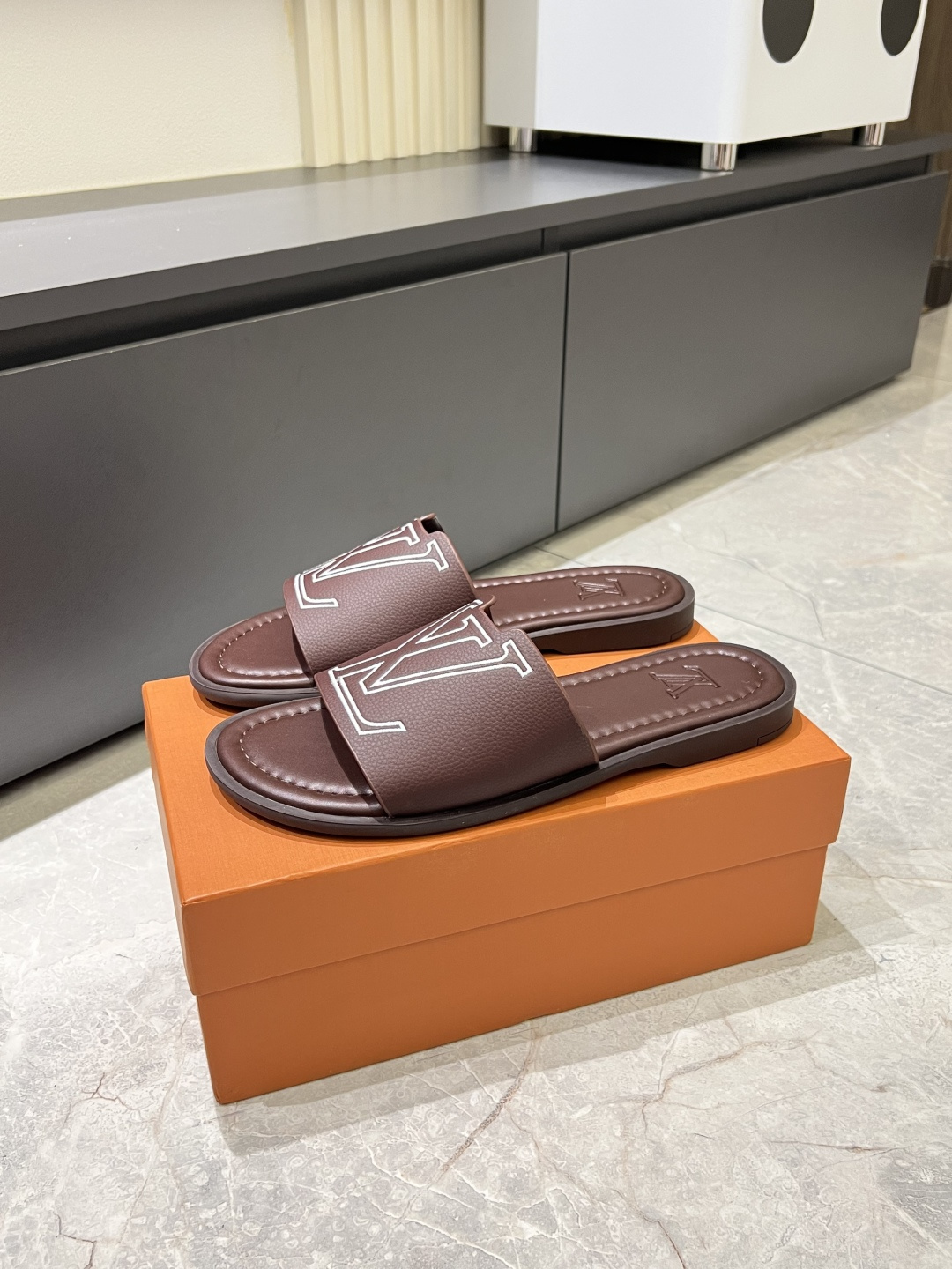 LV