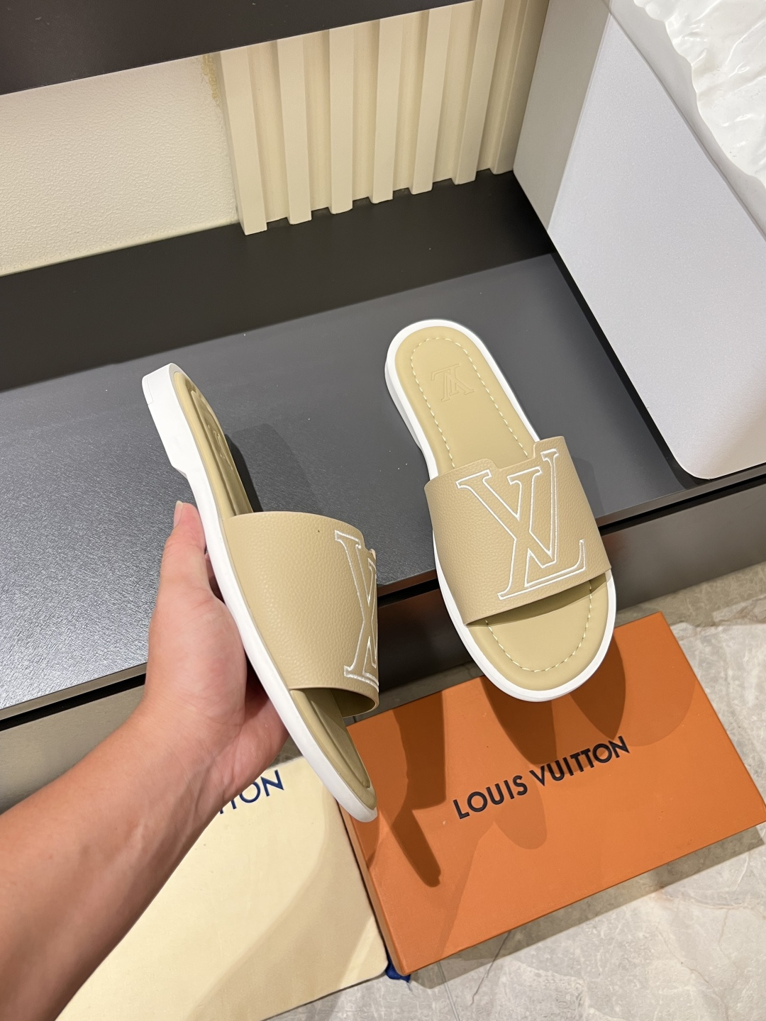 LV