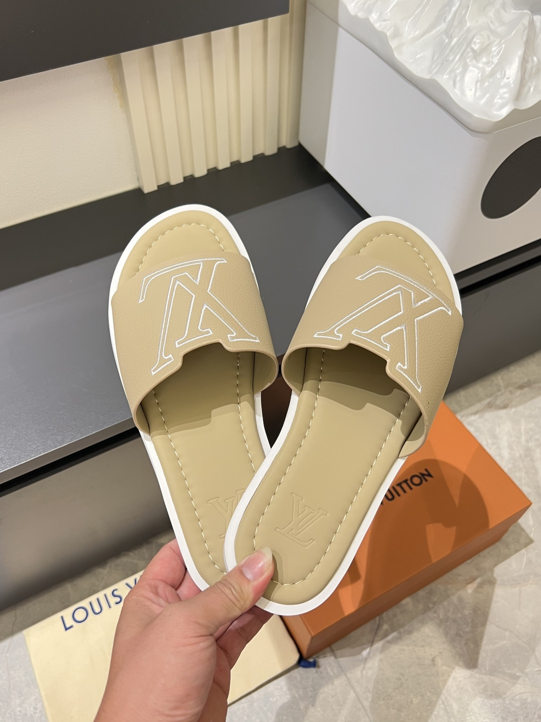 LV