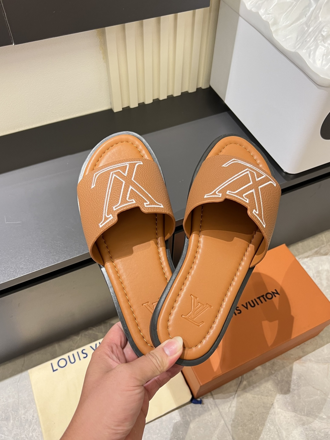 LV