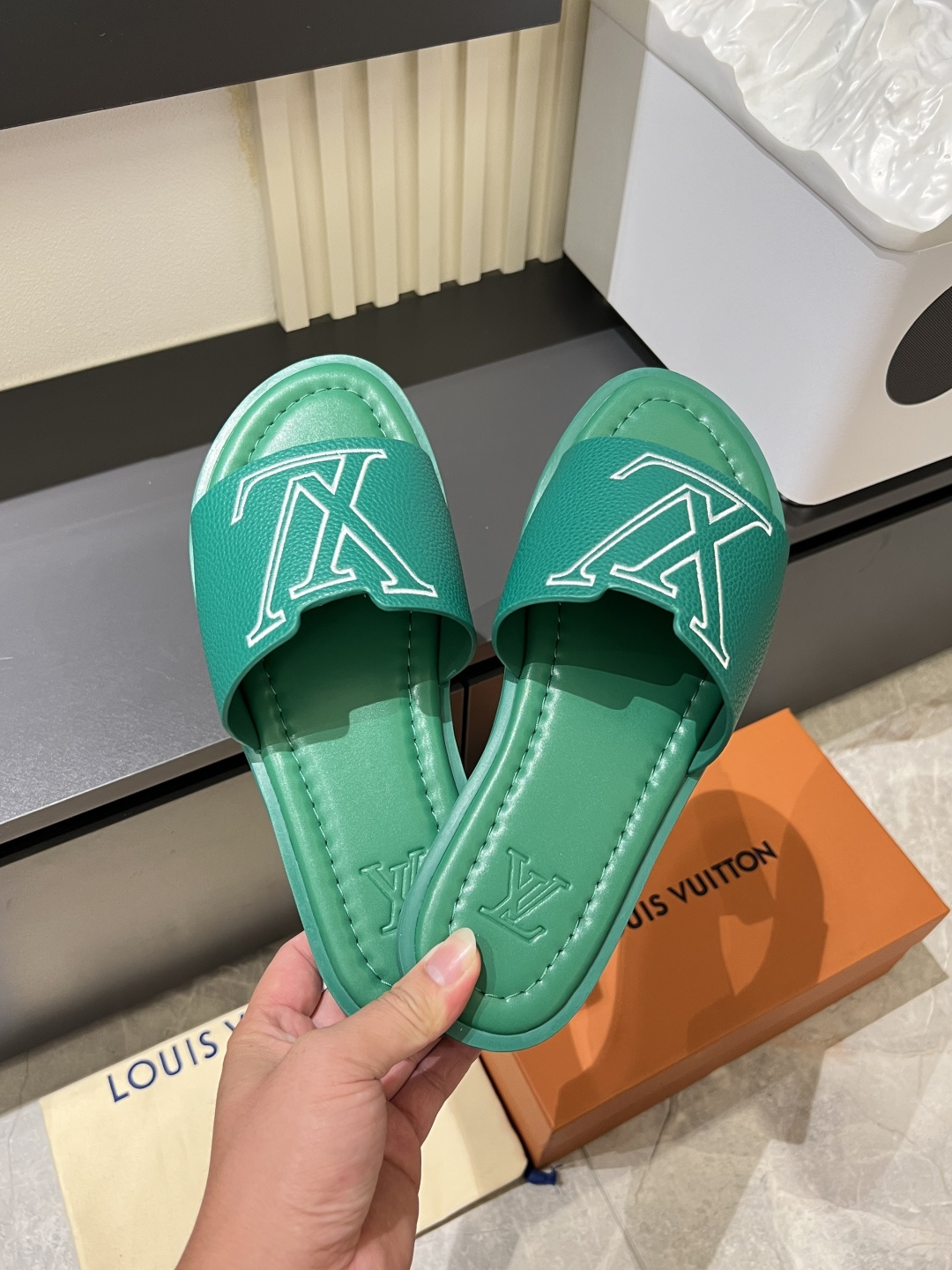LV
