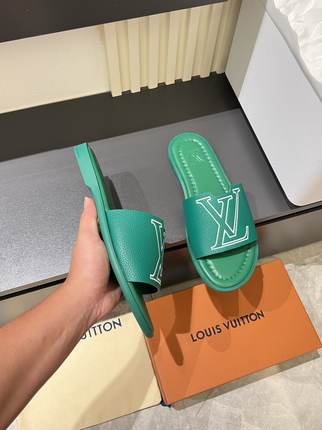 LV