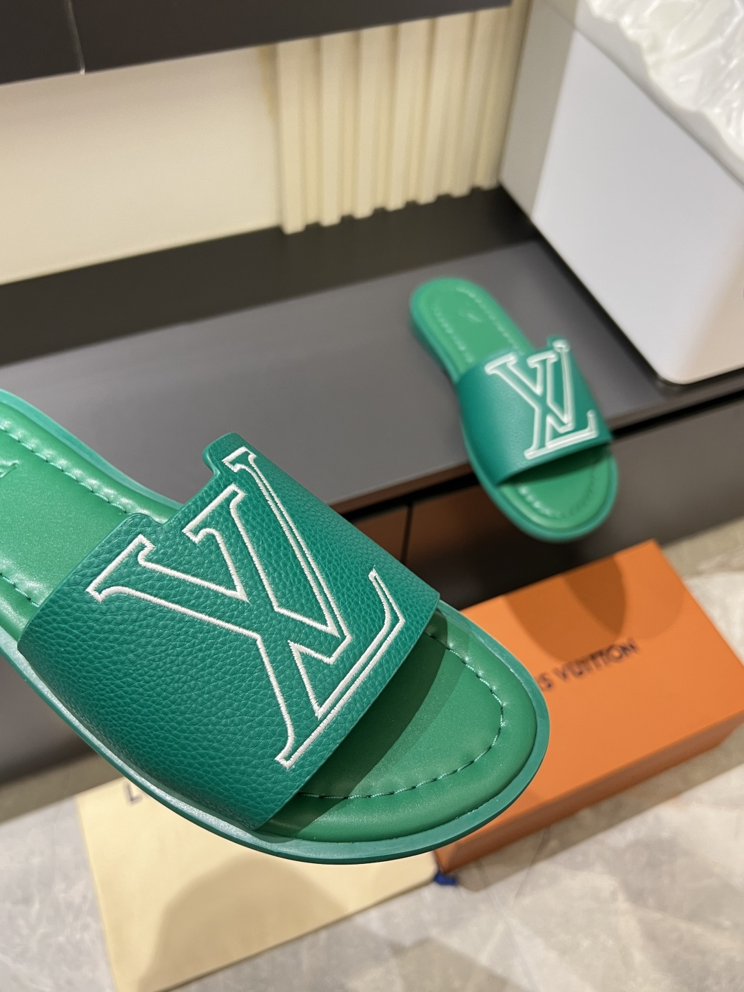 LV