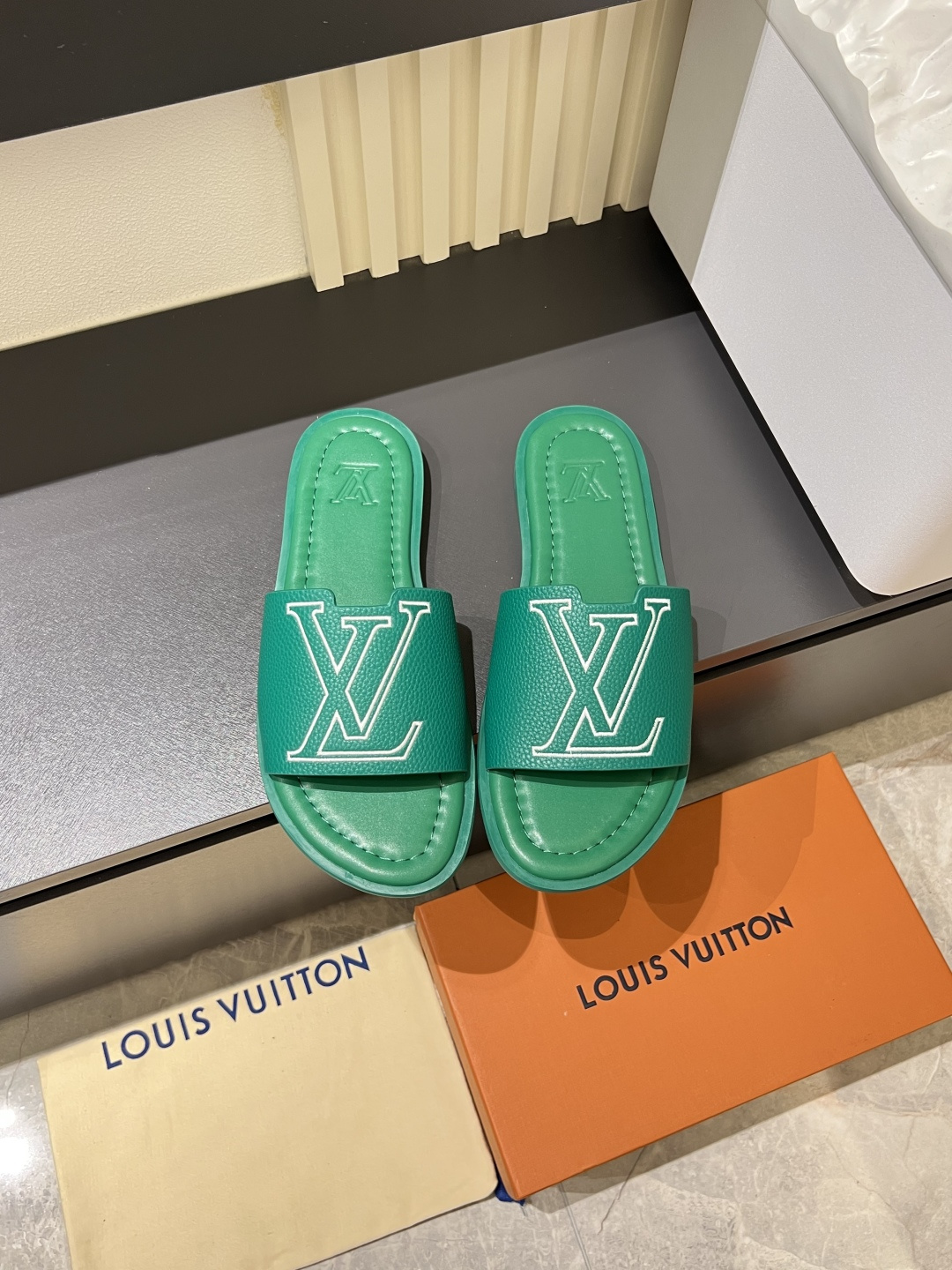 LV