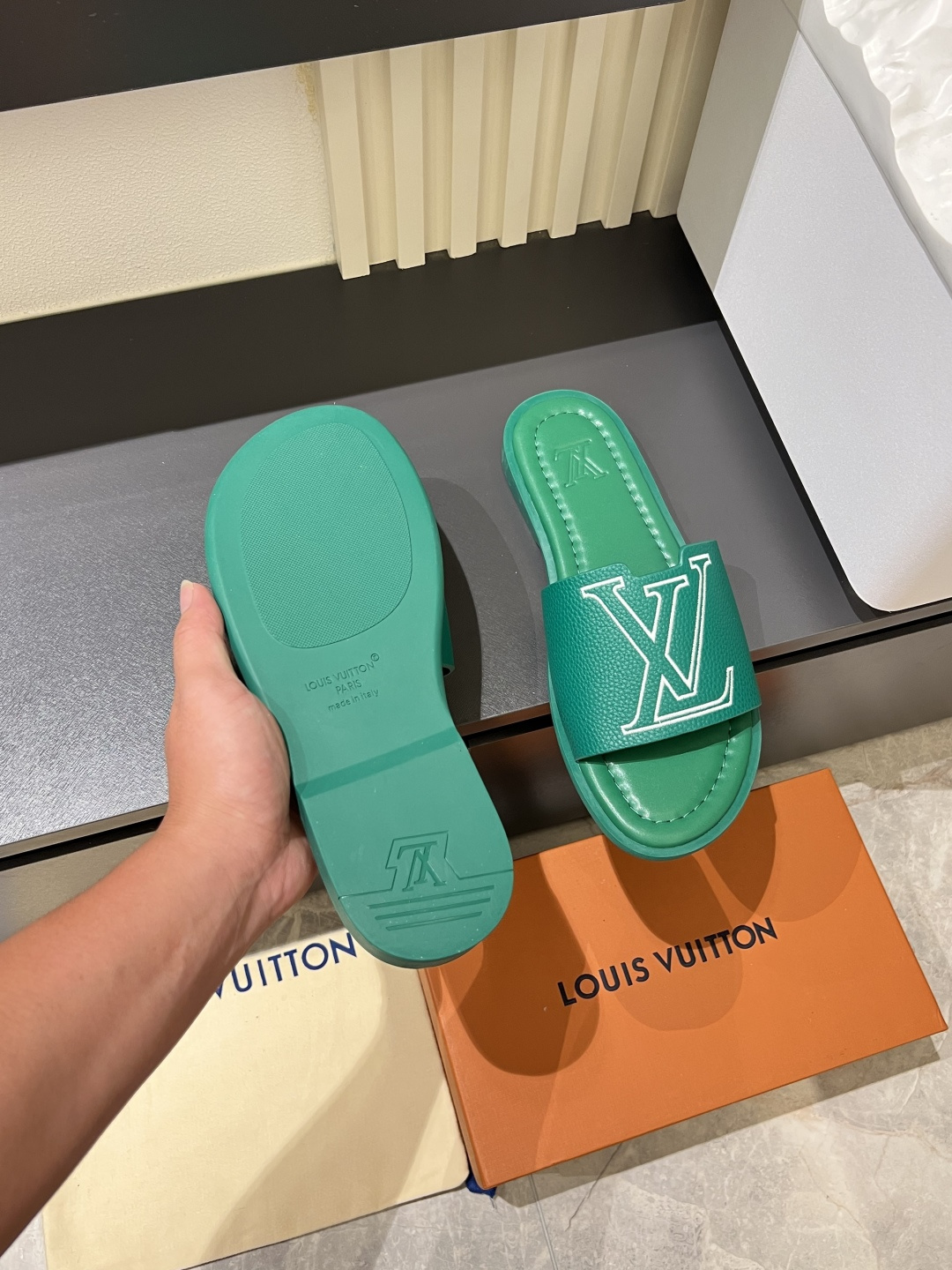LV